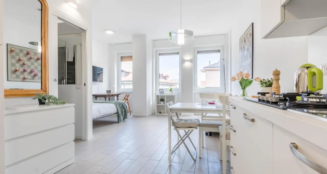 Joivy Bright Studio For 3 Near Porta Romana And Ied Milan