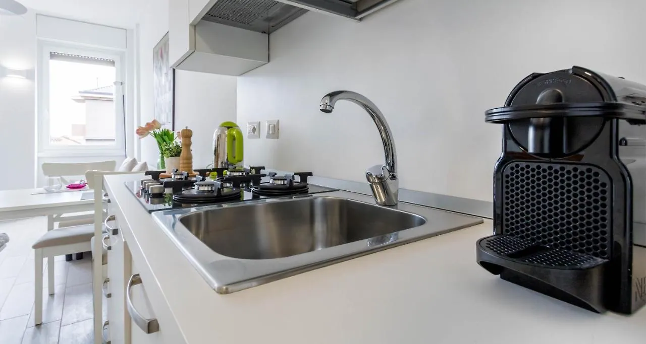 Apartment Joivy Bright Studio For 3 Near Porta Romana And Ied Milan