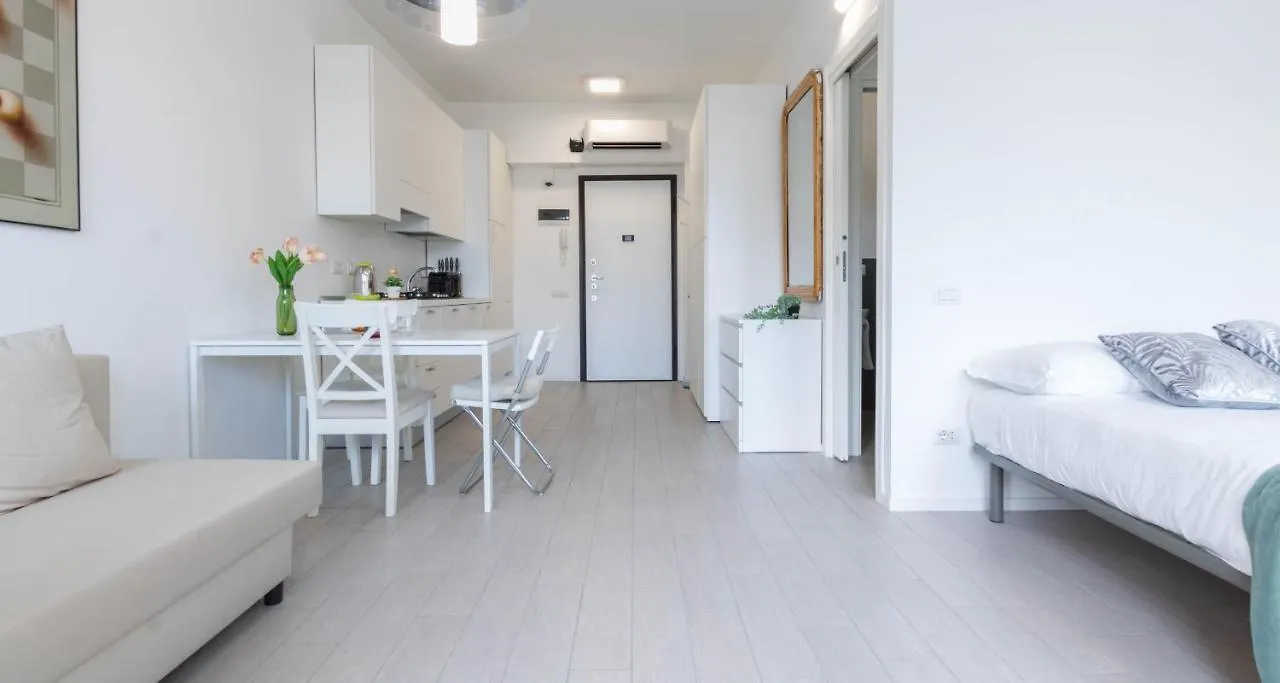 Joivy Bright Studio For 3 Near Porta Romana And Ied Milan
